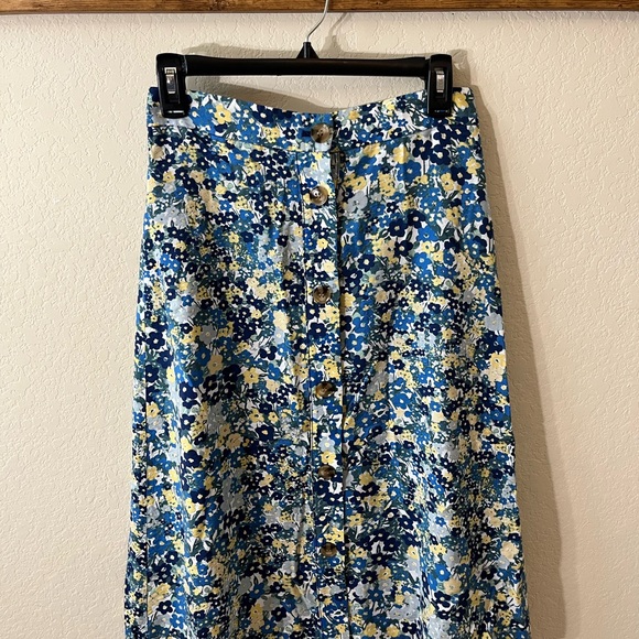 Ann Taylor Girl Floral Button Front Skirt With Matching Shirt - Picture 3 of 5